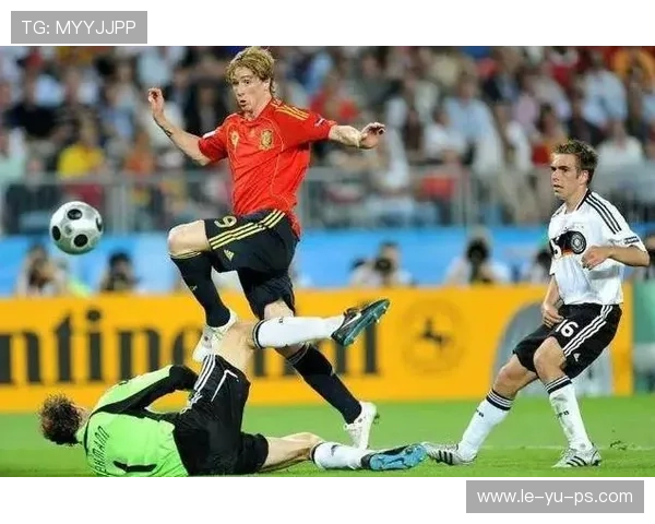 西班牙金童托雷斯传奇生涯回顾：从马竞出道到问鼎欧洲杯，一个时代的记忆